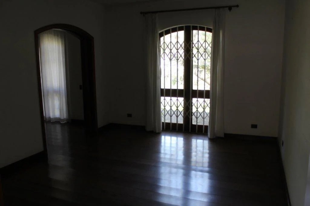 Casa Térrea à venda ou para alugar com 6 suítes em Vila Tramontano, São Paulo, SP