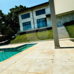 Casa à venda com 4 suítes no condomínio Associação Portal Ouro Verde, Atibaia - SP