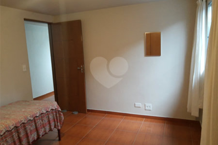 Sobrado à venda com 3 quartos, sendo 1 suíte, em Jardim Helga, São Paulo, SP