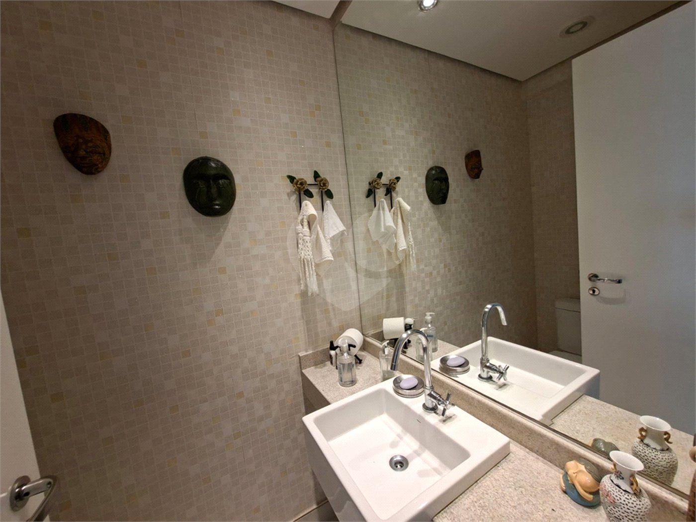 Apartamento à venda com 4 quartos, sendo 3 suítes,  em Perdizes, São Paulo, SP
