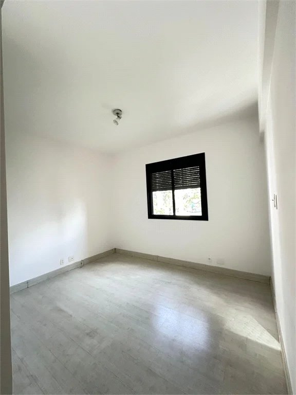 Apartamento à venda com 3 suítes em Vila Suzana, São Paulo, SP