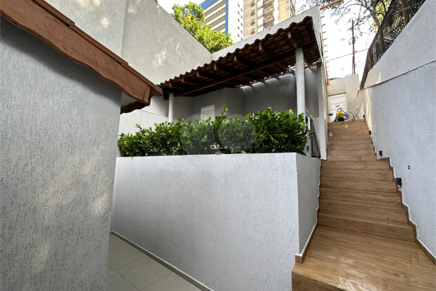 Casa Térrea à venda com 3 suítes em Bela Vista, São Paulo, SP