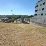 Terreno em Atibaia com 195 metros, pronto para construir, ao lado de supermercado e diversos comércios