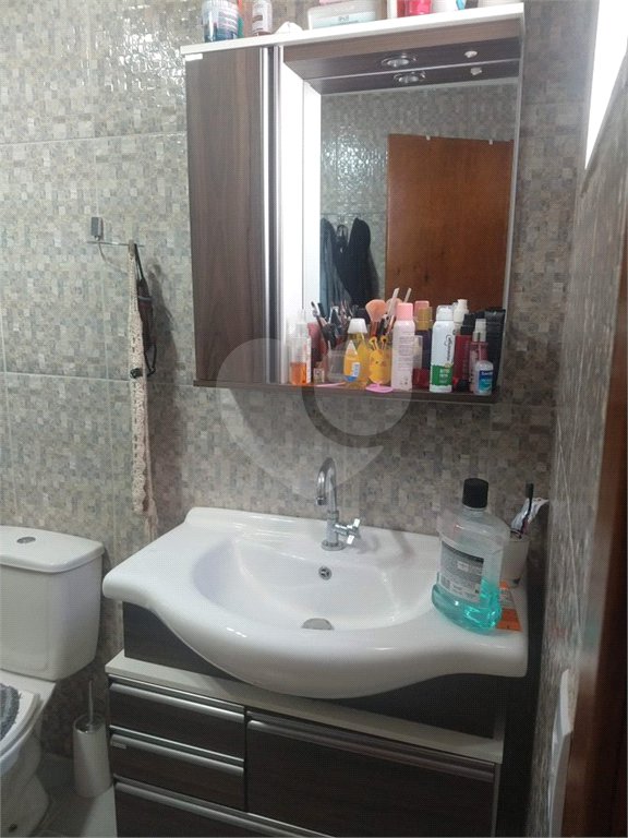 Sobrado à venda com 3 quartos em Jardim Helena, Ferraz de Vasconcelos, SP