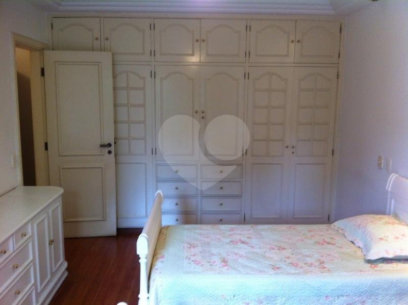 Apartamento à venda com 4 suítes em Real Parque, São Paulo, SP