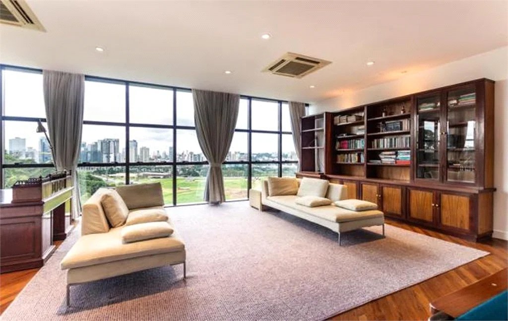 Casa à venda com 6 suítes no condomínio Vitória Régia, São Paulo - SP