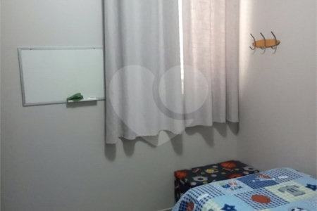 Sobrado com 2 dormitórios.