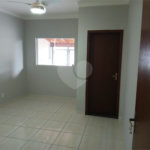 Casa de Vila à venda com 3 quartos, sendo 1 suíte, em Jardim Wanel Ville V, Sorocaba, SP