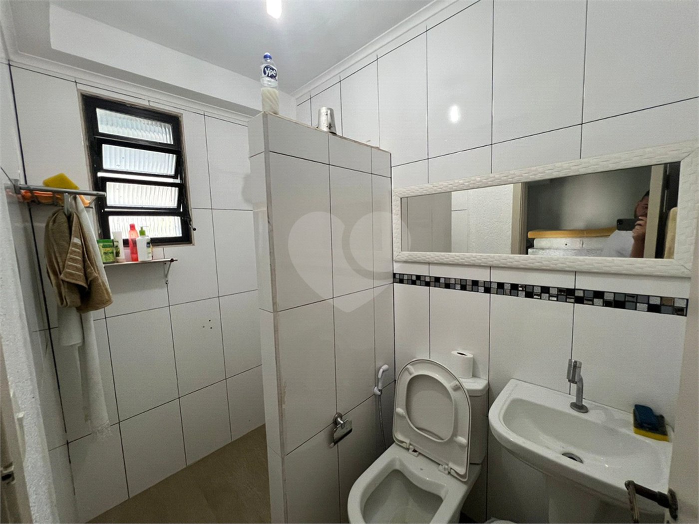 Casa à venda com 6 quartos, sendo 5 suítes, no condomínio Alpes da Cantareira, Mairiporã - SP