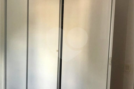 Sobrado à venda com 4 quartos em Parque Vitória, São Paulo, SP