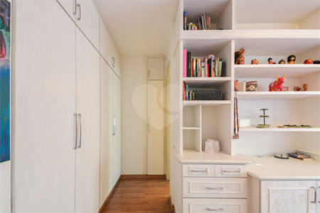 Apartamento à venda com 4 quartos, sendo 3 suítes,  em Jardim Paulista, São Paulo, SP