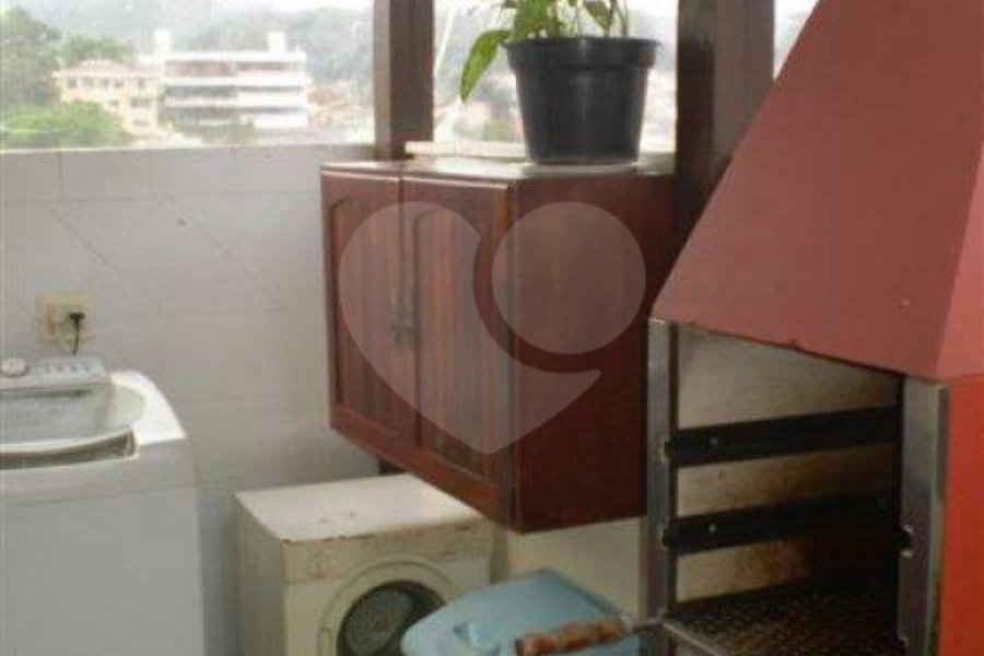 Casa à venda com 3 quartos, sendo 1 suíte, no condomínio Barbará II, São Paulo - SP