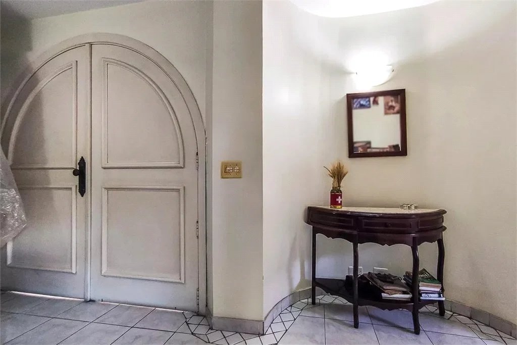 Sobrado à venda com 4 quartos, sendo 2 suítes, em Jardim Morumbi, São Paulo, SP
