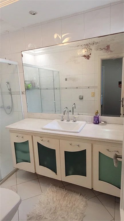 Sobrado à venda com 4 quartos, sendo 3 suítes, em Brooklin Paulista, São Paulo, SP