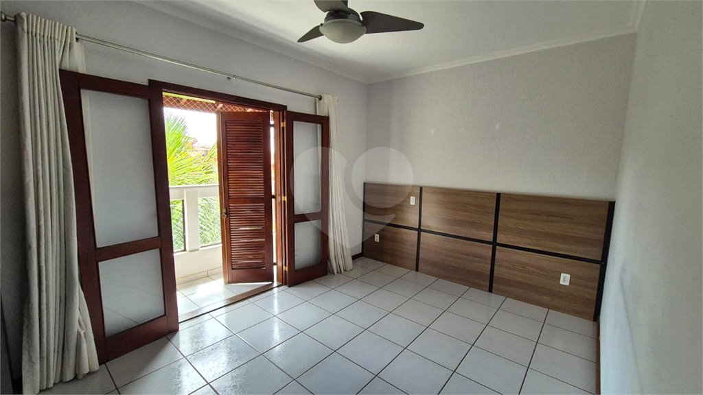 Casa à venda com 4 quartos, sendo 2 suítes, no condomínio Residencial Grape Village, Vinhedo - SP