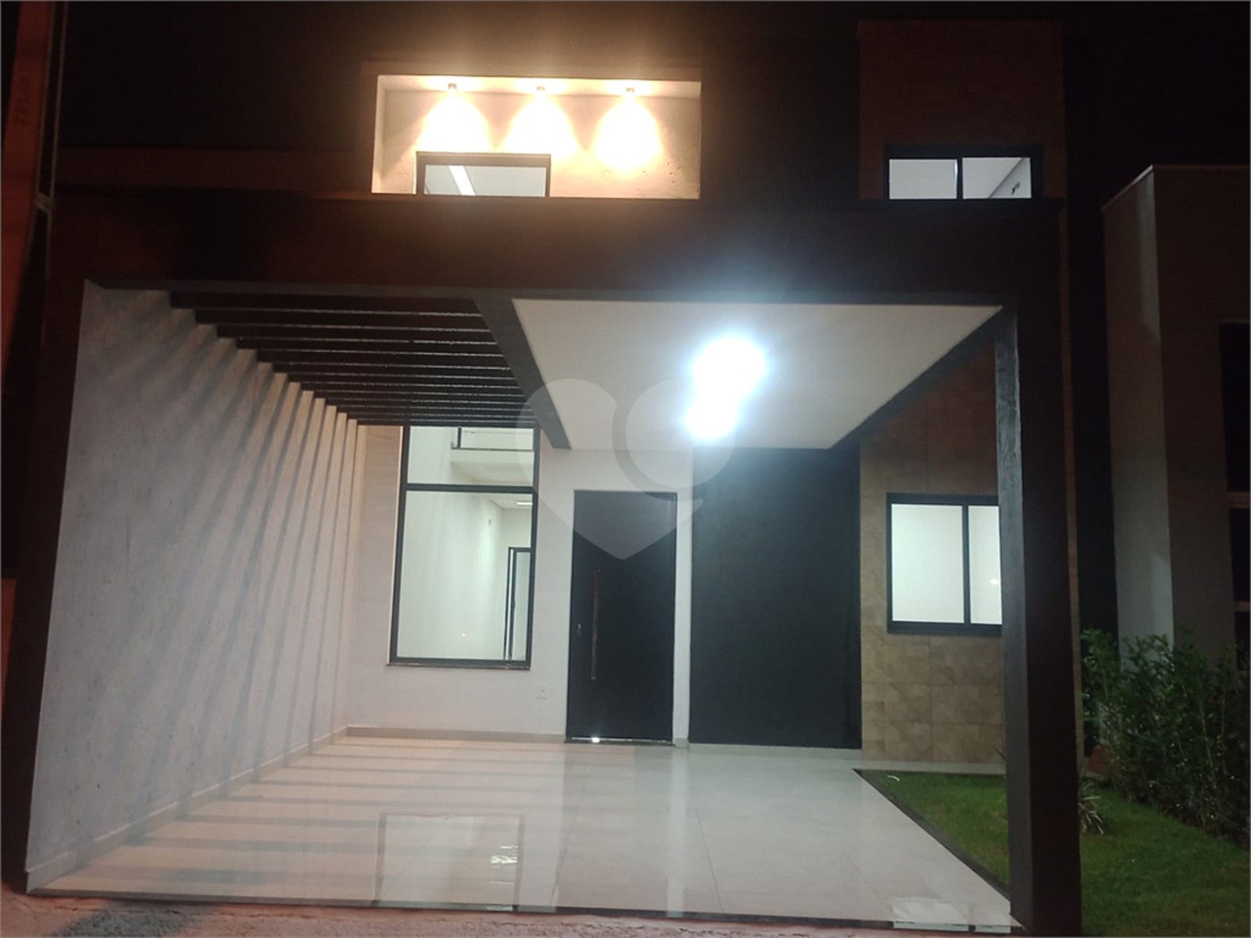 Casa à venda com 3 quartos, sendo 2 suítes, no condomínio Vila Rica, Indaiatuba - SP