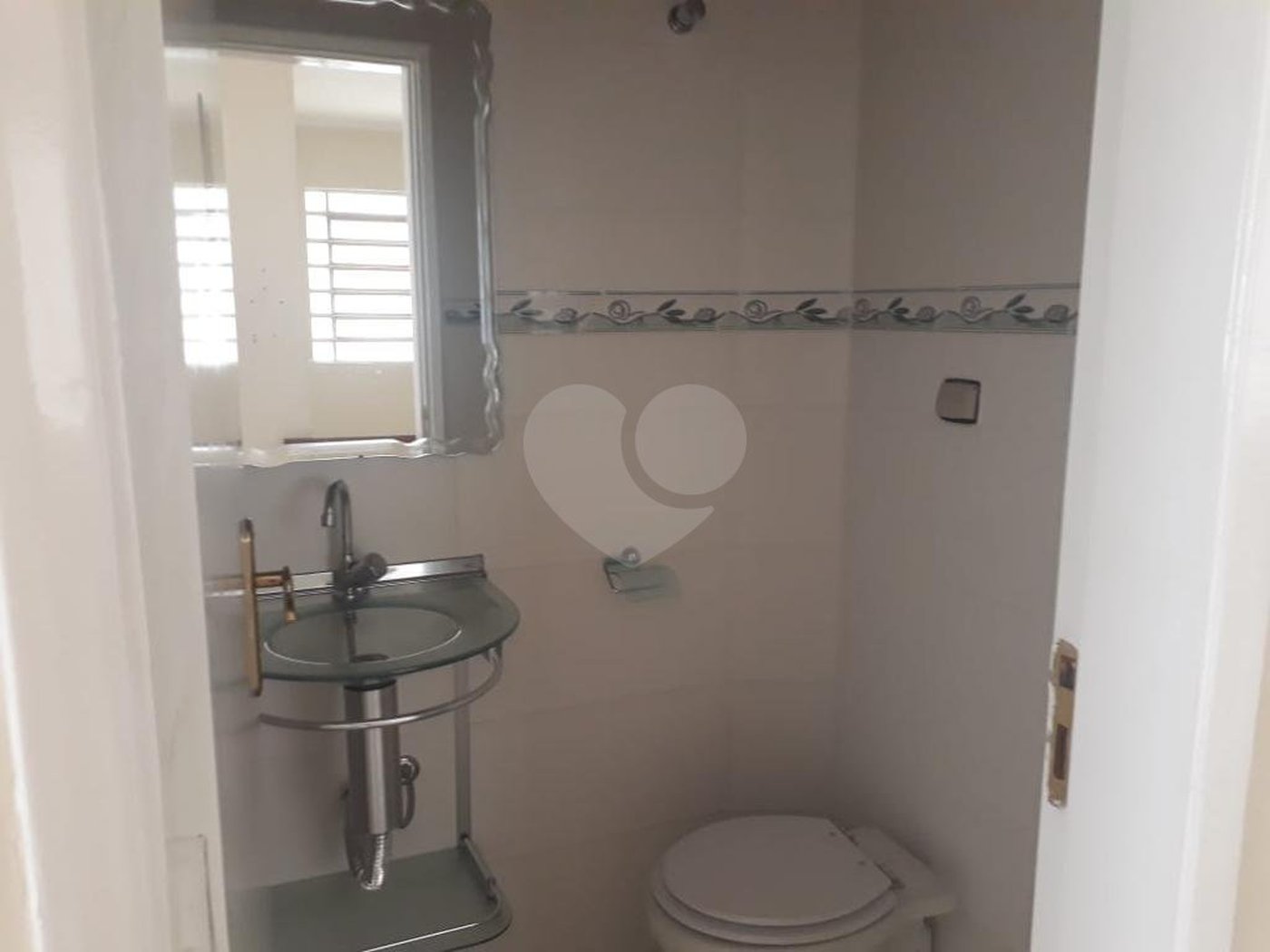 Casa à venda com 4 quartos, sendo 2 suítes, em Santana, São Paulo, SP