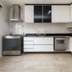 Casa à venda com 4 quartos, sendo 2 suítes, no condomínio Vila das Andorinhas, São Paulo - SP