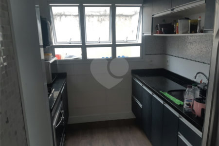 Sobrado à venda com 2 quartos, sendo 1 suíte,  em Vila Amorim, Suzano, SP