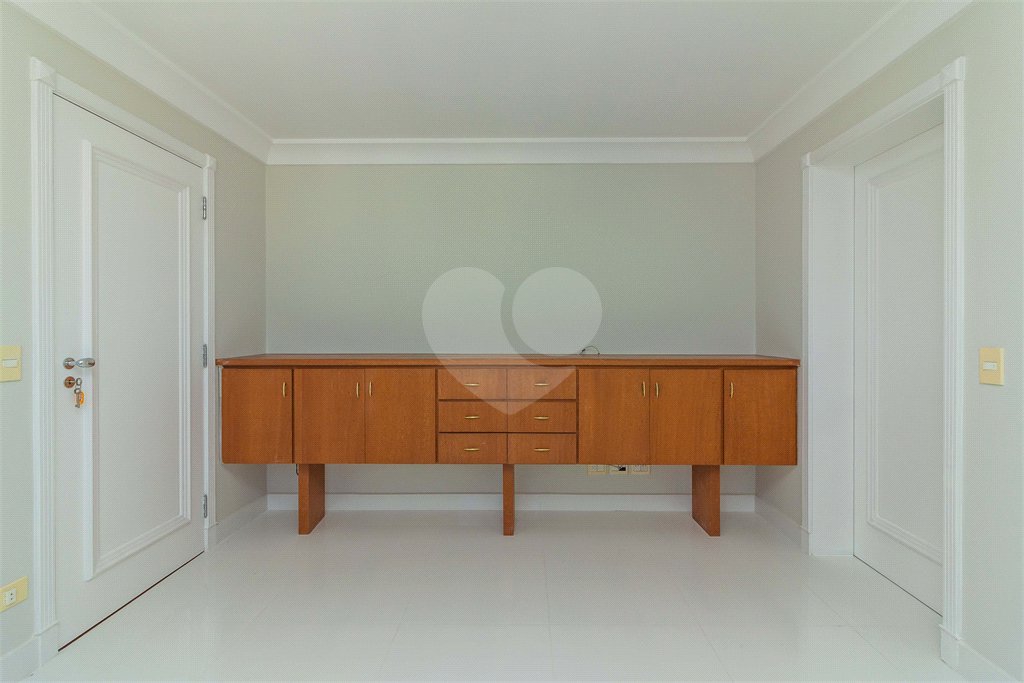 Apartamento à venda com 3 suítes em Campo Belo, São Paulo, SP