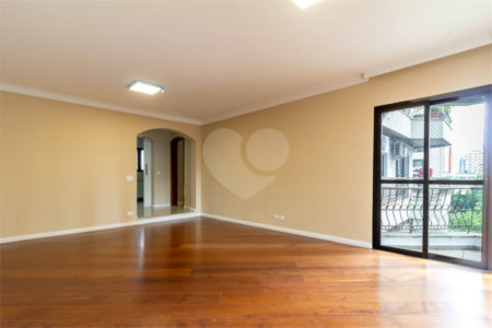 Apartamento à venda com 3 quartos, sendo 1 suíte, em Brooklin, São Paulo, SP