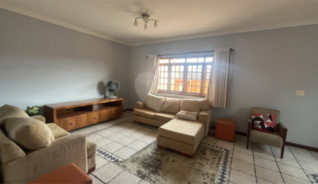 Sobrado à venda ou para alugar com 4 quartos, sendo 2 suítes,  em Jardim Terceiro Centenário, Atibaia, SP