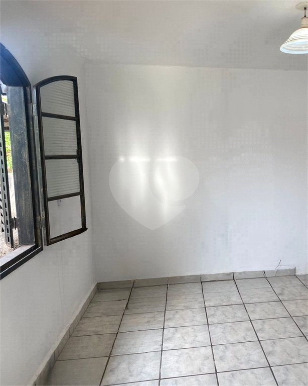 Casa à venda com 3 quartos, sendo 2 suítes, em Parque dos Ipês II, Ponta Porã, MS