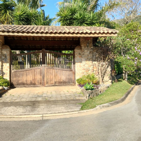 Chácara à venda com 4 quartos, sendo 1 suíte, em Bairro dos Pires, Extrema, MG
