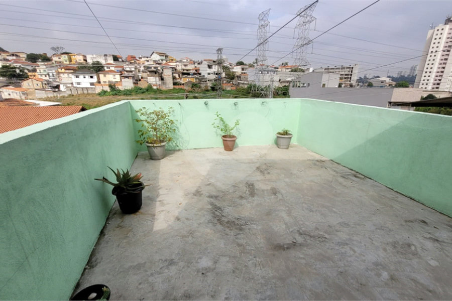 Casa à venda com 4 quartos, sendo 1 suíte, em Parque Maria Domitila, São Paulo, SP