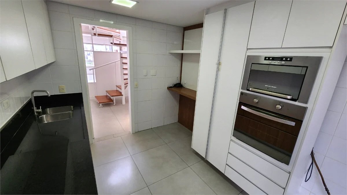 Apartamento à venda com 3 quartos, sendo 2 suítes, em Paraíso do Morumbi, São Paulo, SP