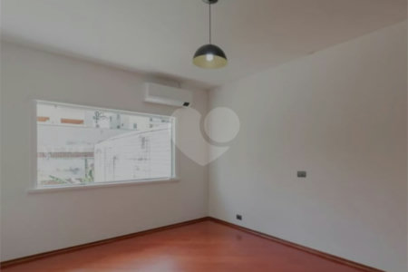 Sobrado à venda com 4 suítes em Vila Santa Catarina, São Paulo, SP