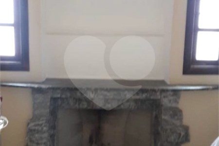 Casa à venda com 4 quartos, sendo 1 suíte, em Vila Santa Terezinha, Várzea Paulista, SP