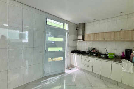 Casa à venda ou para alugar com 6 quartos, sendo 1 suíte, em Residencial/Comercial, Guarulhos, SP