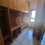 Casa à venda ou para alugar com 3 quartos, sendo 1 suíte, no condomínio Terras de Vinhedo, Vinhedo - SP