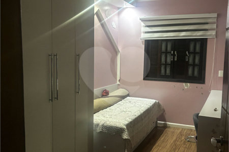 Sobrado à venda com 3 quartos, sendo 1 suíte,  em Vila Romanópolis, Ferraz de Vasconcelos, SP