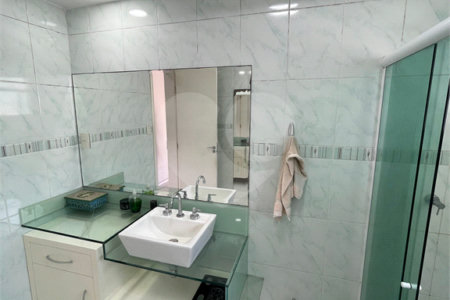 Casa à venda com 5 quartos, sendo 1 suíte, no condomínio Residencial Green Ville, Rio de Janeiro - RJ