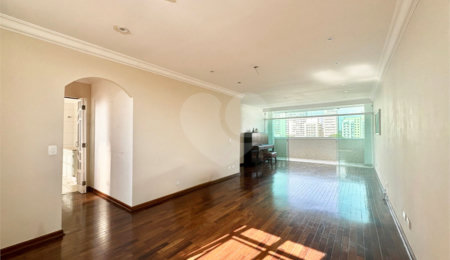 Apartamento à venda com 4 quartos, sendo 1 suíte,  em Chácara Santo Antônio, São Paulo, SP