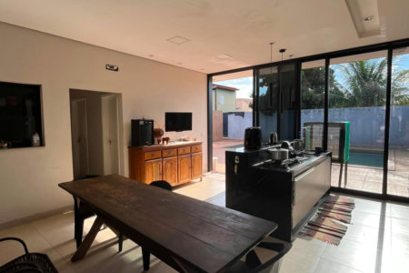 Casa à venda ou para alugar com 4 quartos, sendo 2 suítes,  em Santa Terezinha, Três Lagoas, MS