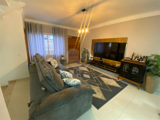 Casa à venda com 3 suítes no condomínio Belle Villle, São Paulo - SP
