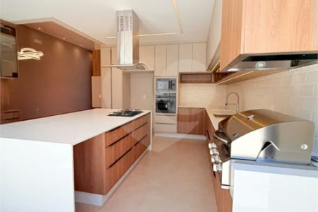 Casa térrea com 3 suítes no Condomínio Residencial Viena em Indaiatuba-SP - Acabamento de alto padrão - R$ 1.690.000,00 - AT 250 m² - AC 158 m² - 3 suítes,, sendo 1 suíte master com closet - Sala para dois ambientes (estar e jantar) - Cozinha planejada com ilha cooktop, forno elétrico e micro-ondas,