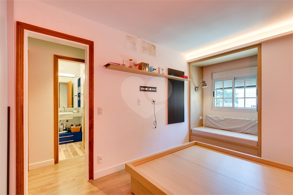 Casa à venda com 4 quartos, sendo 2 suítes, no condomínio Boulevard Saint Michael, São Paulo - SP