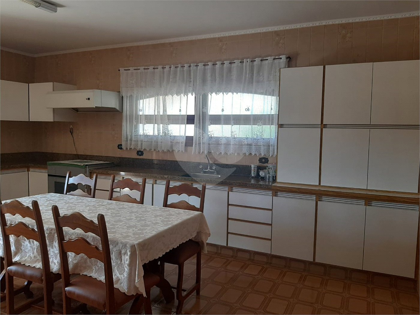 Casa à venda com 3 quartos, sendo 1 suíte, no Centro, Vinhedo, SP
