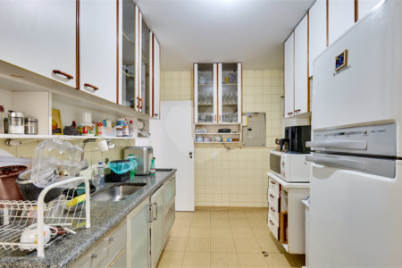 Apartamento à venda com 3 quartos, sendo 1 suíte, em Vila Olímpia, São Paulo, SP