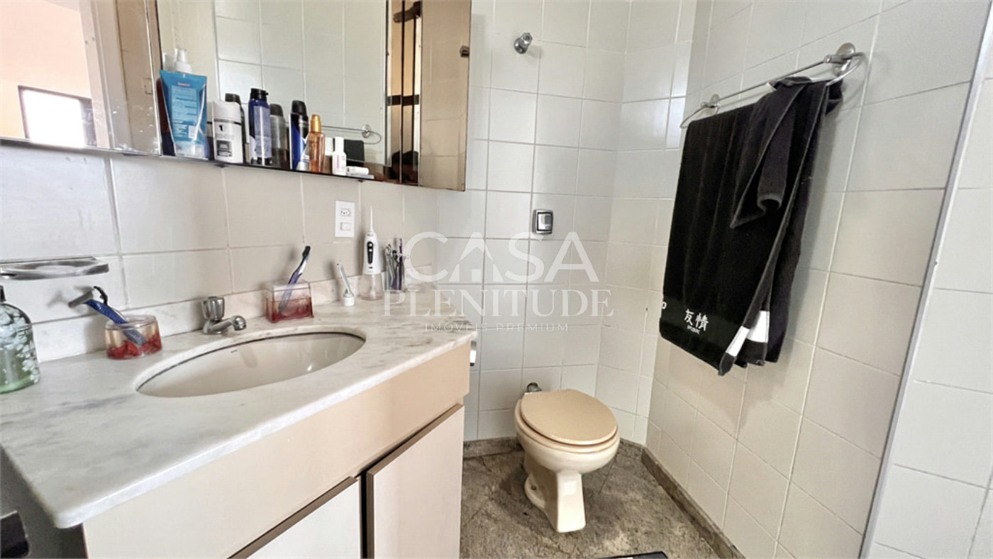 Apartamento à venda com 4 quartos, sendo 1 suíte,  em Vila Mariana, São Paulo, SP