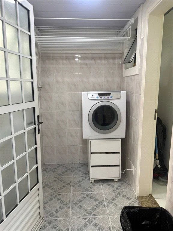 Casa à venda com 3 quartos, sendo 1 suíte, no condomínio Villas de São Francisco, São Paulo - SP