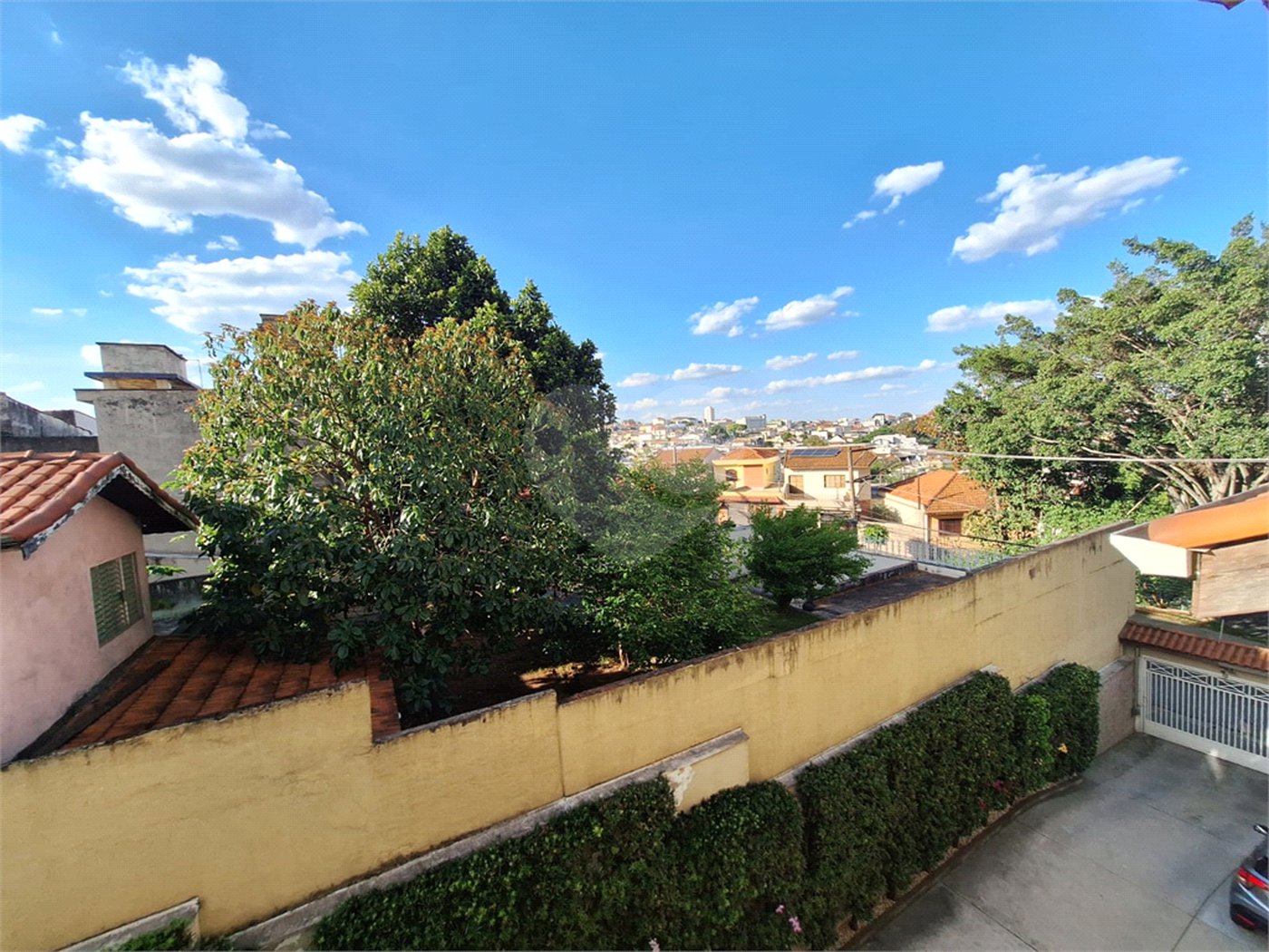 Casa à venda com 3 quartos, sendo 1 suíte, no condomínio Villaggio Tronchim, São Paulo - SP