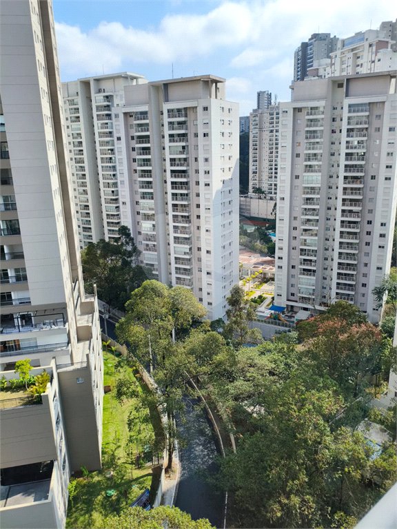 Apartamento à venda com 2 quartos, sendo 1 suíte,  em Vila Andrade, São Paulo, SP