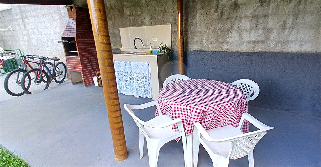 Casa à venda com 3 quartos, sendo 2 suítes, no condomínio Altos de São Roque, São Roque - SP