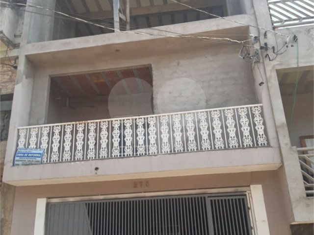 Sobrado à venda com 5 quartos, sendo 3 suítes,  em Horto, São Paulo, SP