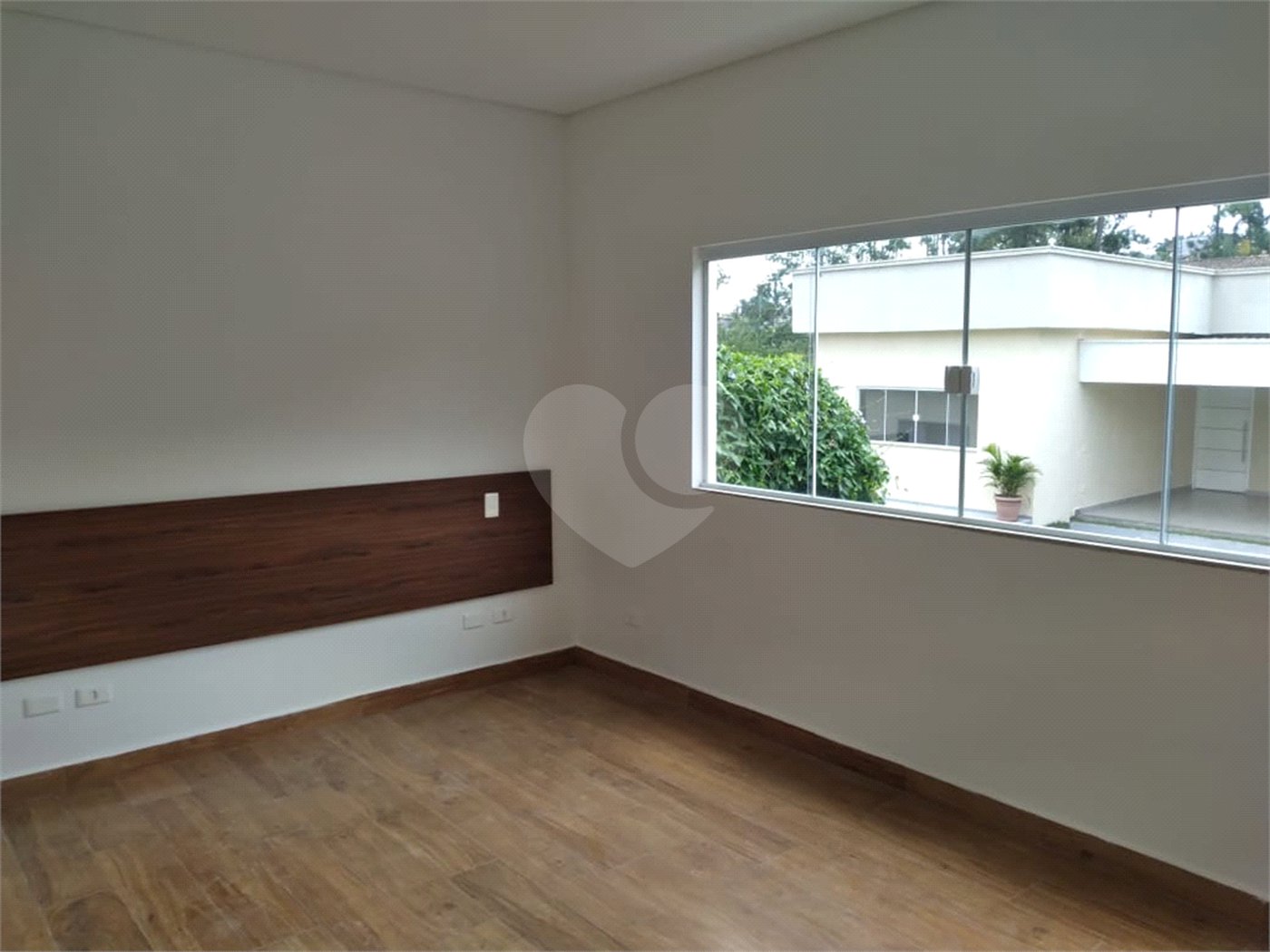 Casa à venda com 4 suítes no condomínio Saint Thomás Rua Uruana,9, Carapicuíba - SP
